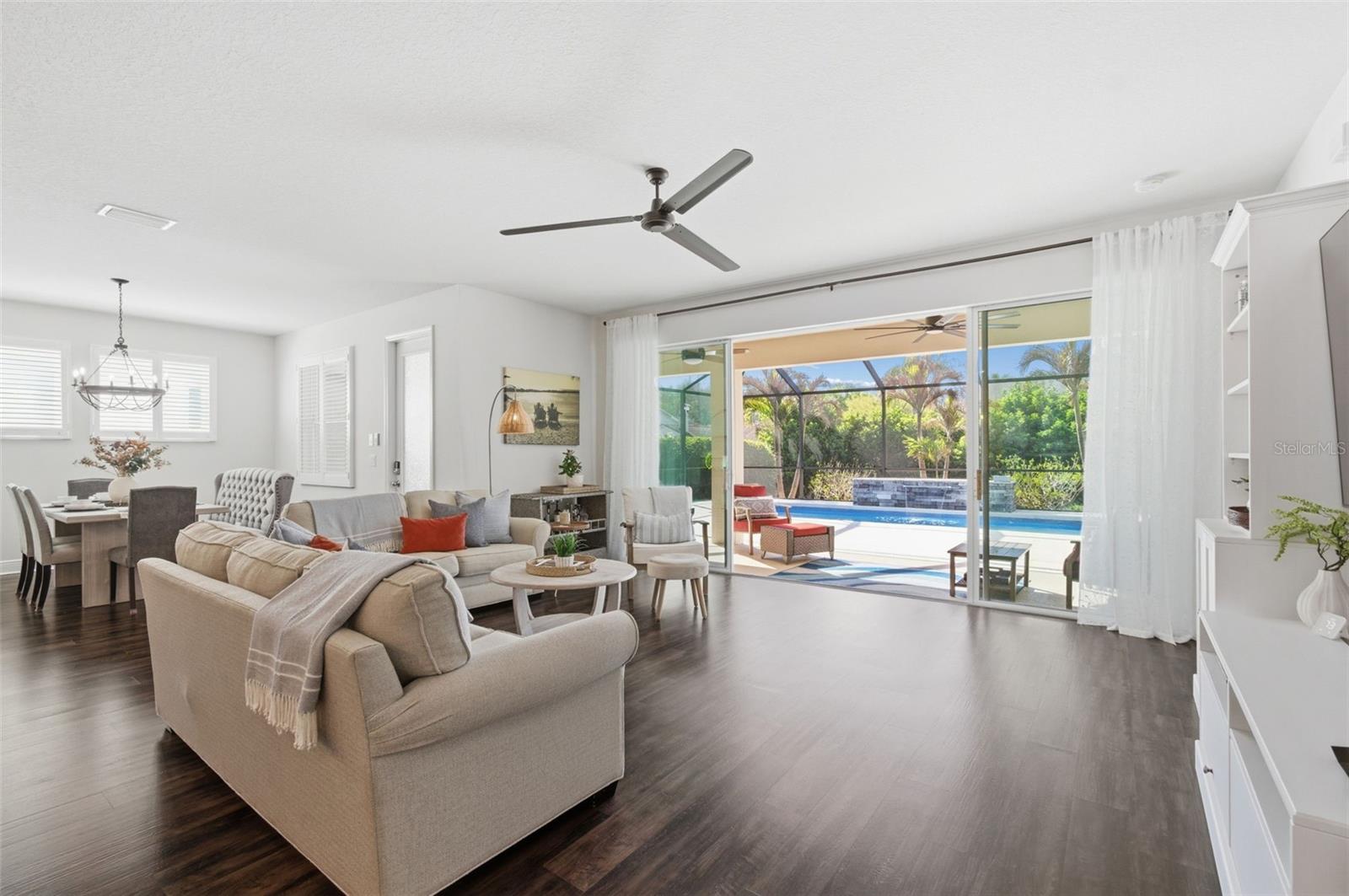 LAKESHORE OAKS SUB - Residential