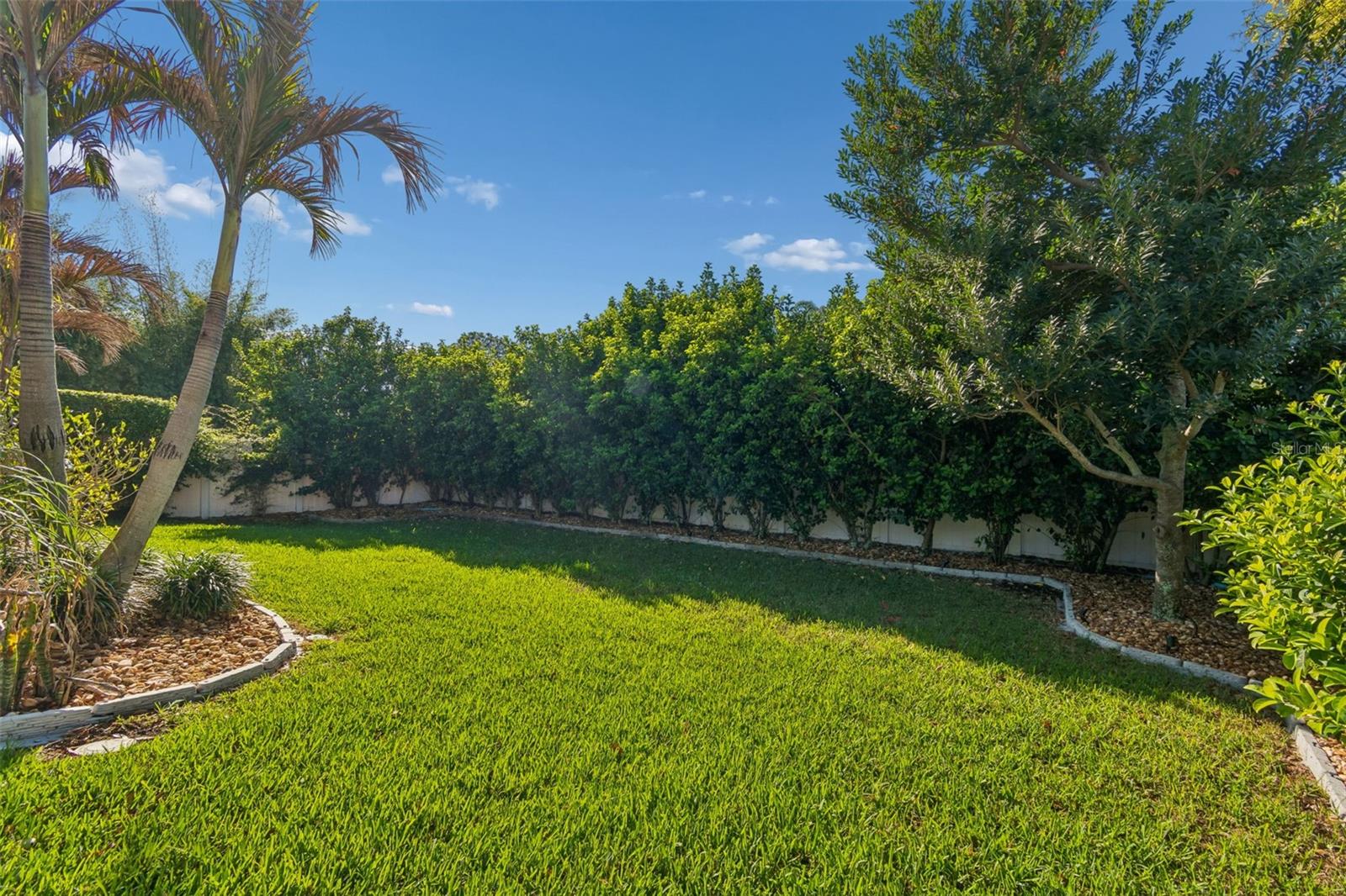 LAKESHORE OAKS SUB - Residential