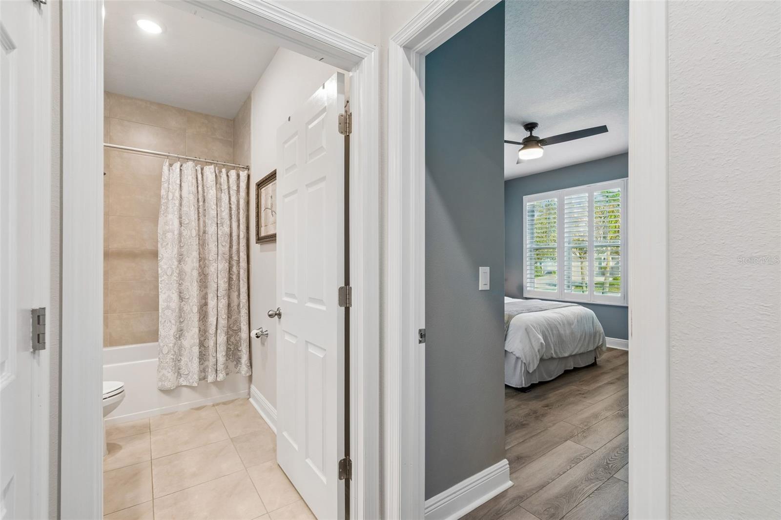 LAKESHORE OAKS SUB - Residential