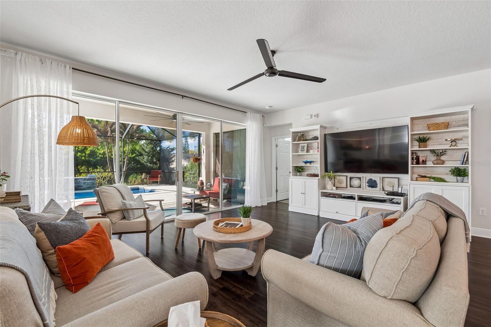 LAKESHORE OAKS SUB - Residential