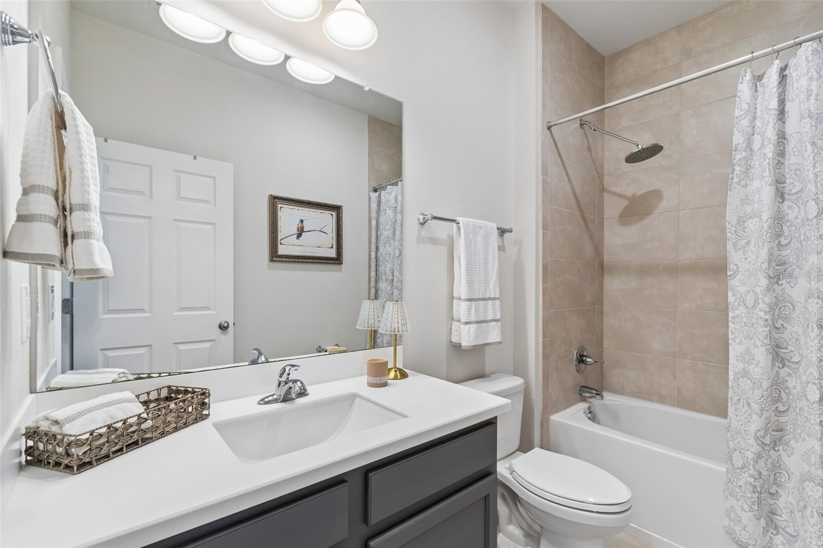 LAKESHORE OAKS SUB - Residential