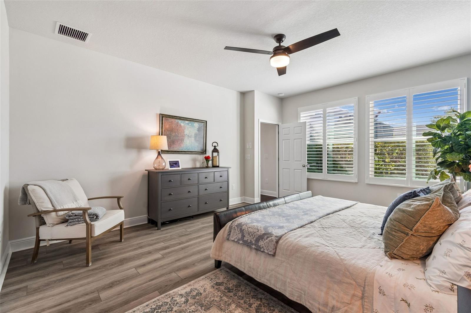 LAKESHORE OAKS SUB - Residential