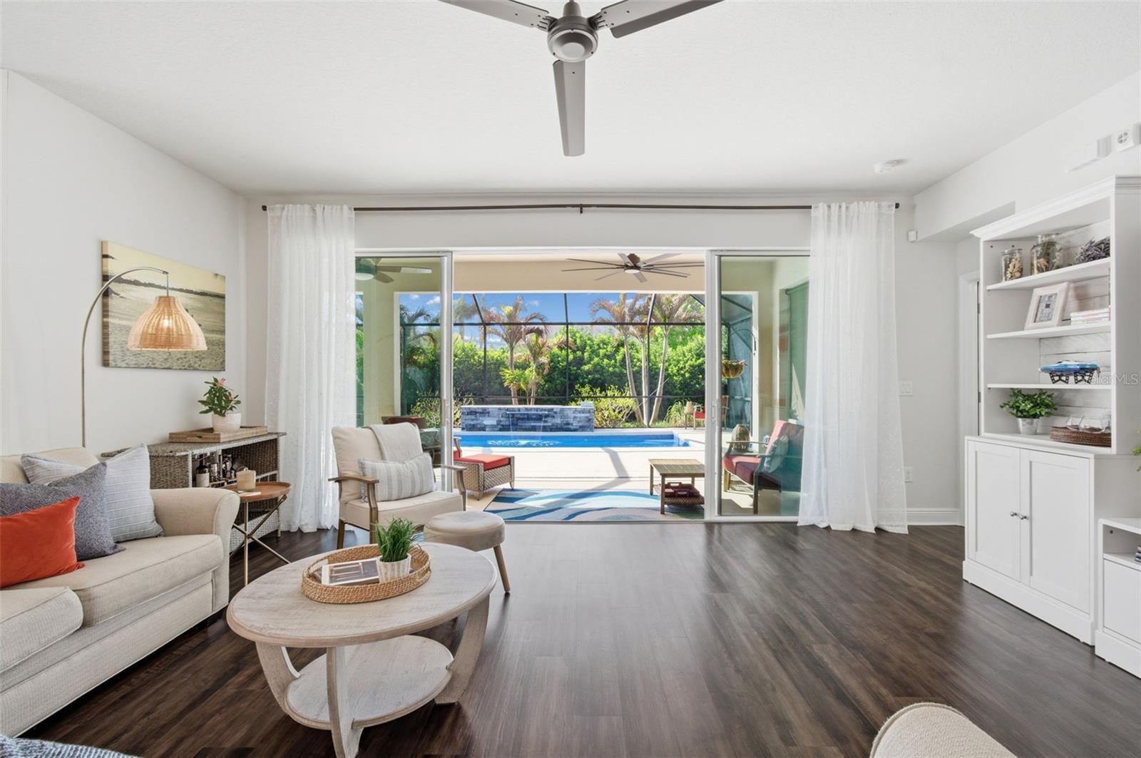 LAKESHORE OAKS SUB - Residential