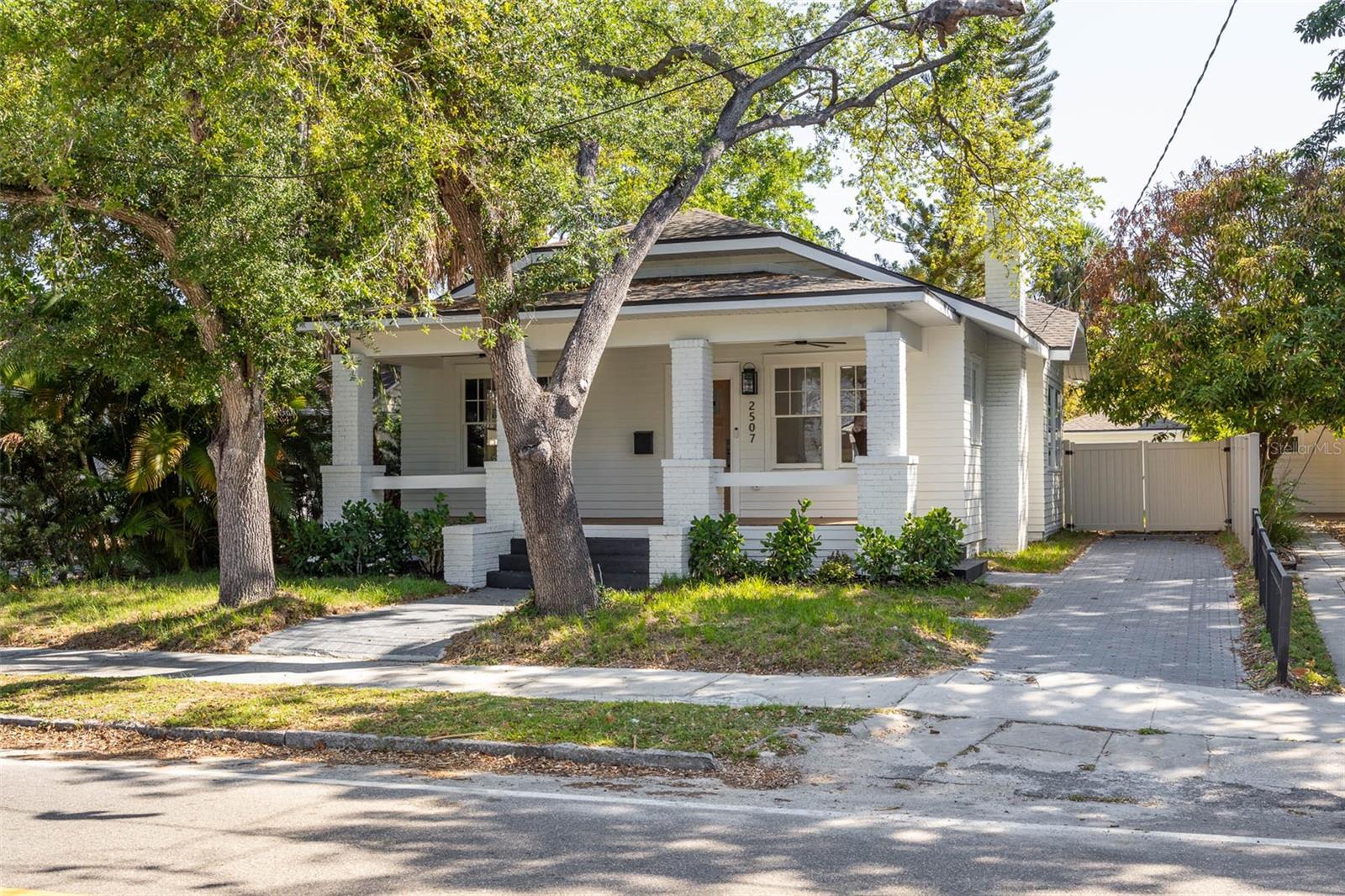 2507 N RIDGEWOOD AVENUE