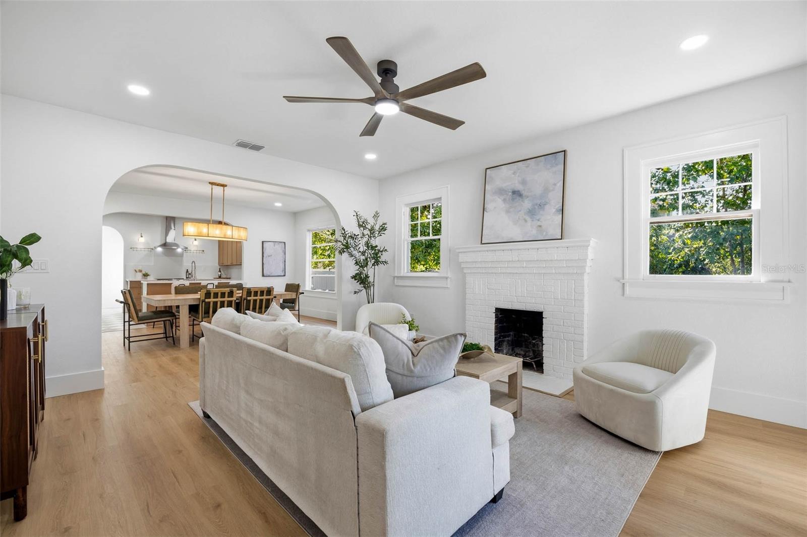 2507 N RIDGEWOOD AVENUE