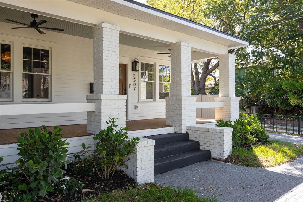 Photo of 2507 N Ridgewood Avenue, Tampa, FL 33602 (MLS # TB8501543)