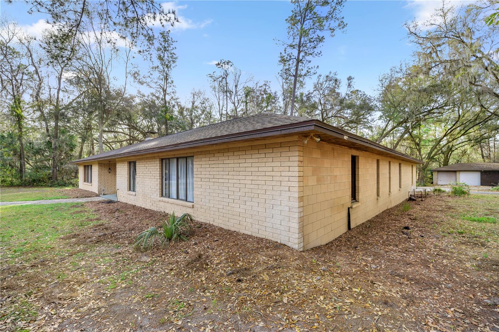 8715 NW 4TH PLACE