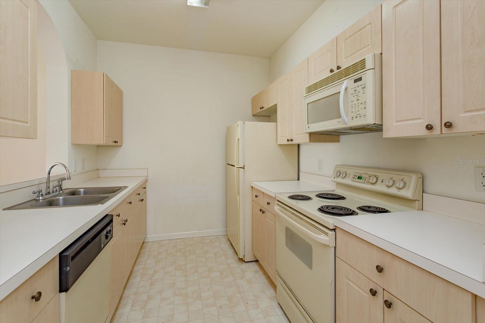 2303 BUTTERFLY PALM WAY 201