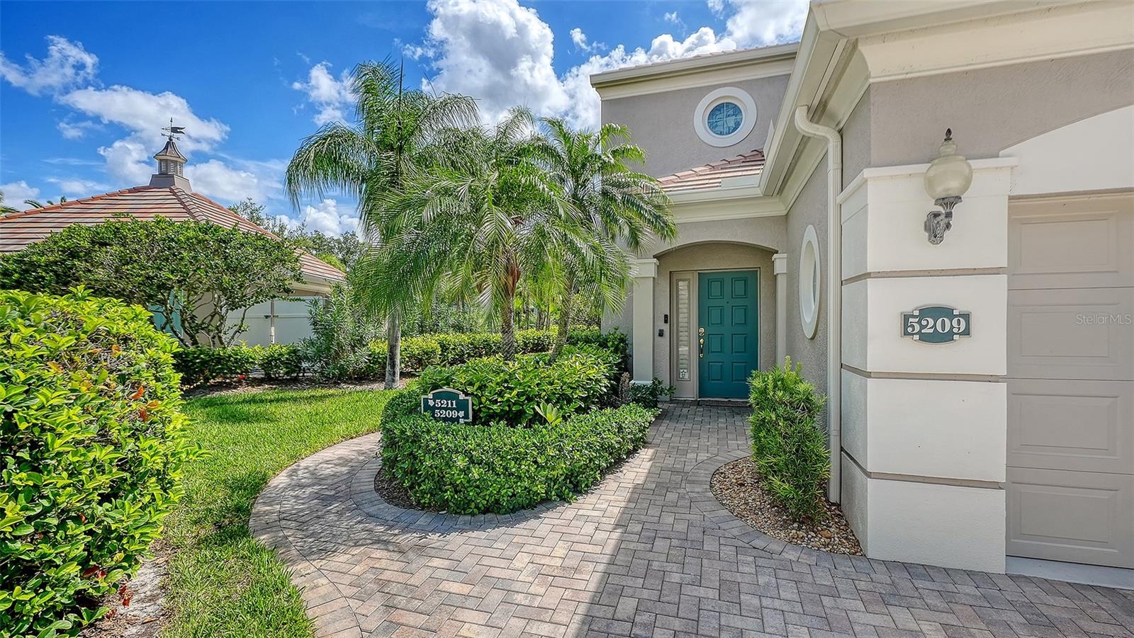 5211 PARISIENNE PLACE 101B27