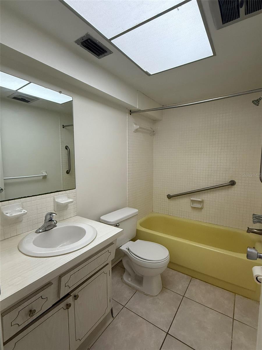 GREENBRIAR CONDO - Residential Lease