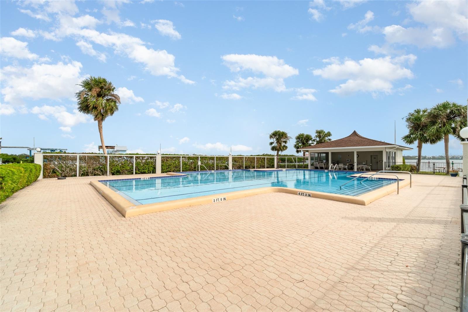 SUNRISE COVE SEC 4 - Residential