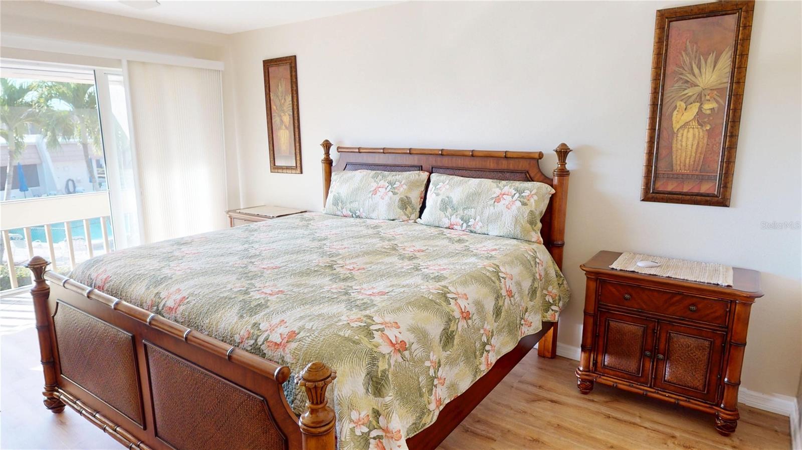 ISLANDER POINT CONDO - Residential