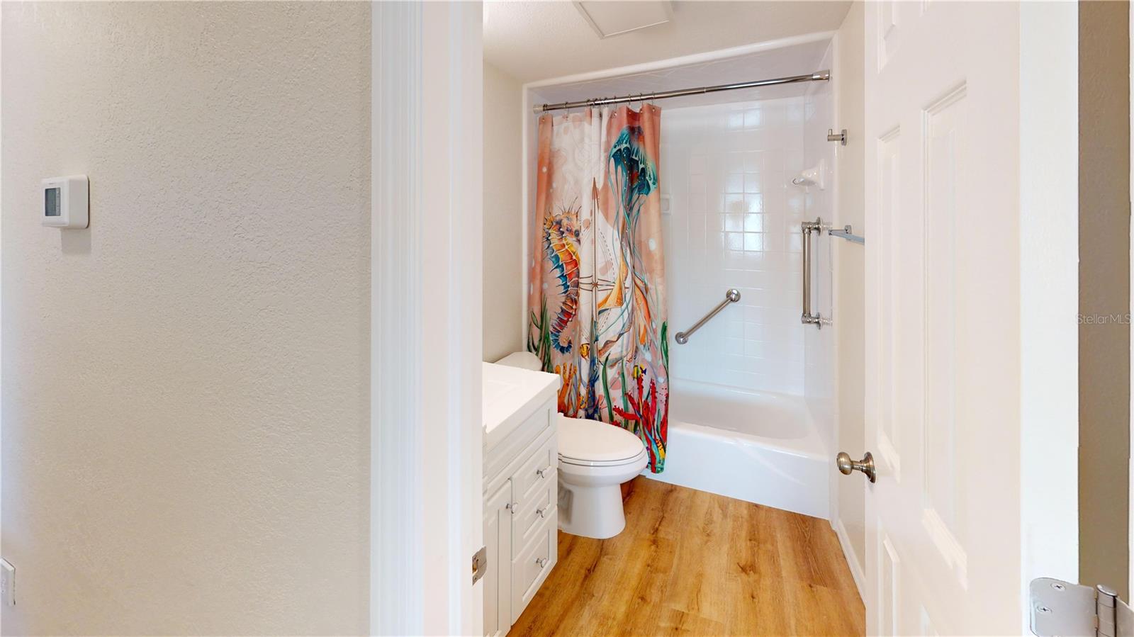 ISLANDER POINT CONDO - Residential