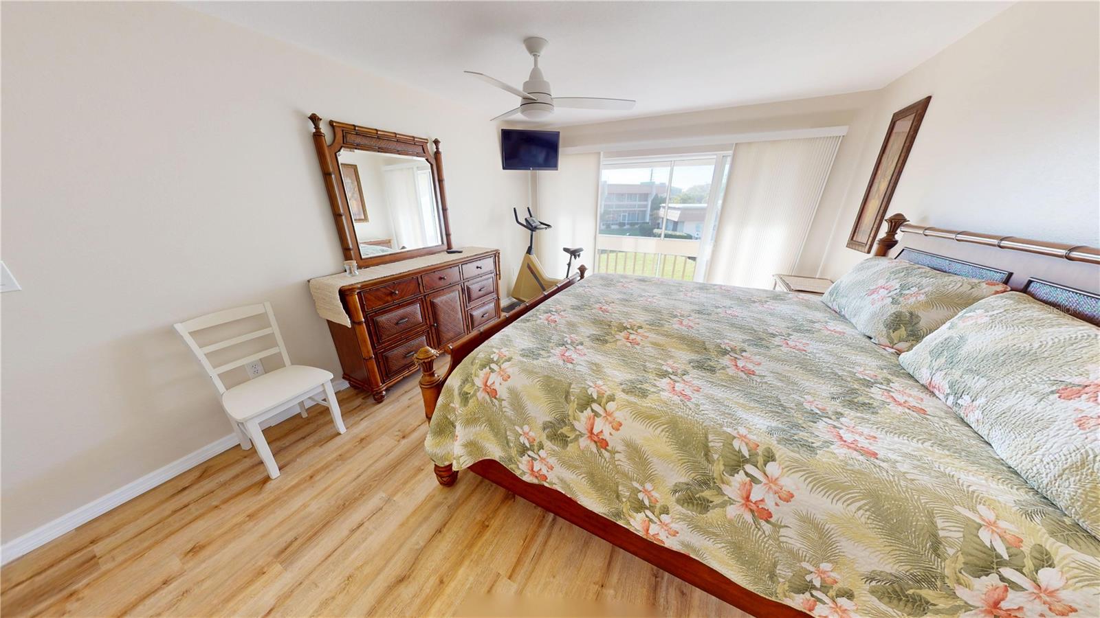 ISLANDER POINT CONDO - Residential