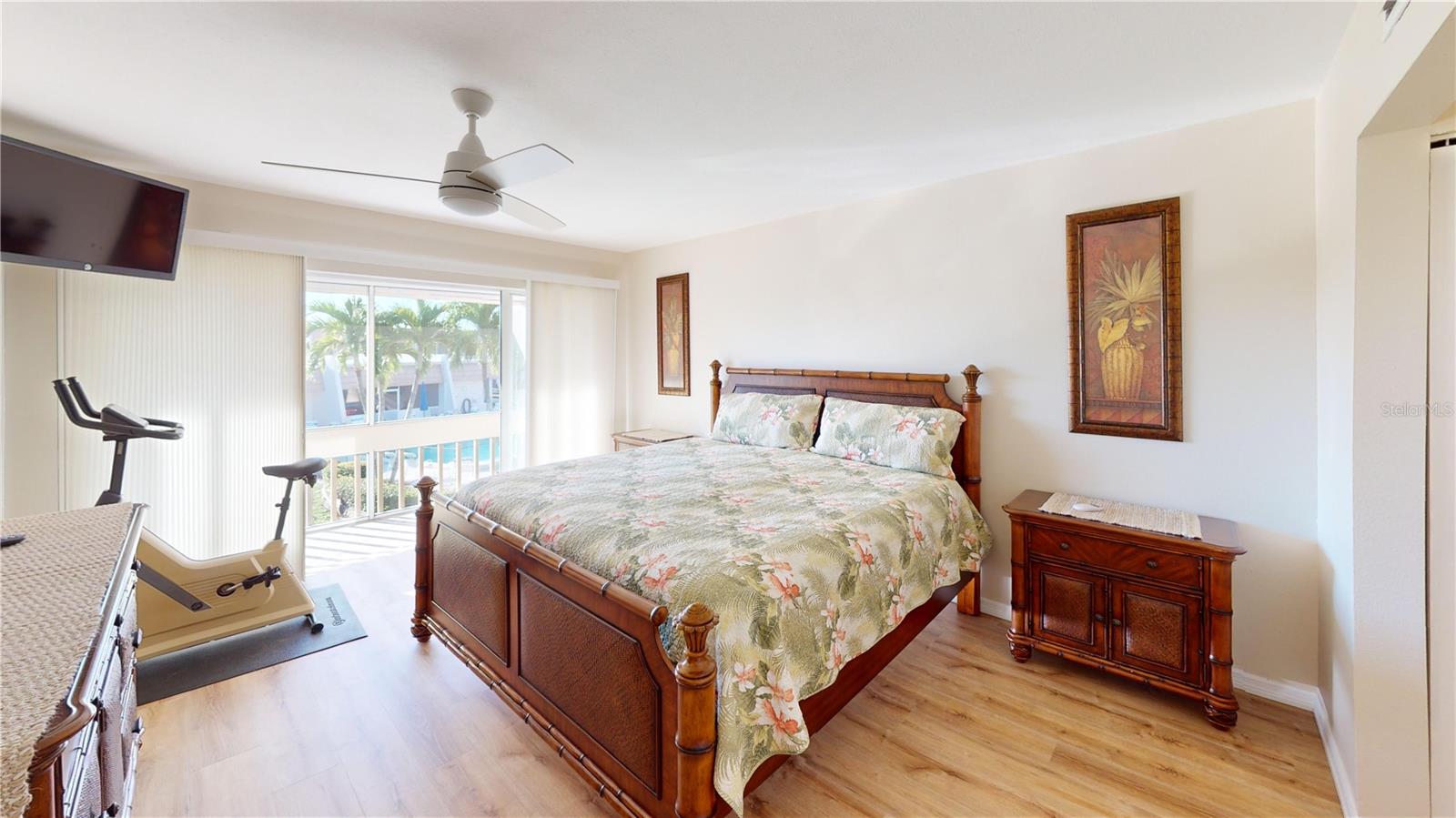 ISLANDER POINT CONDO - Residential