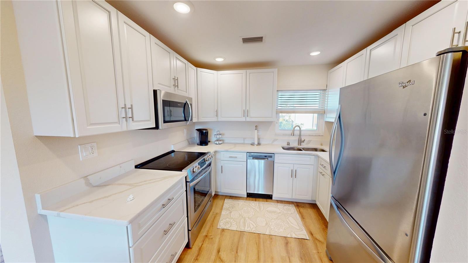 ISLANDER POINT CONDO - Residential