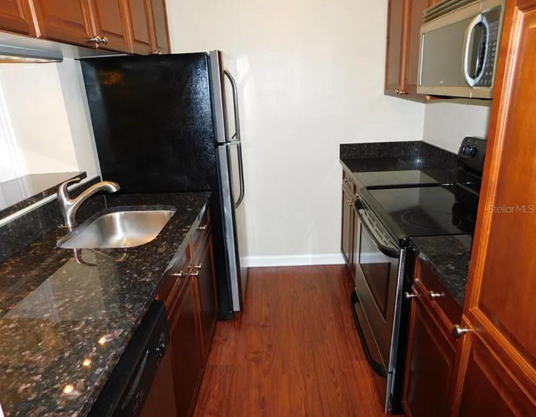 BAYPOINTE PRESERVE CONDO - Residential Lease