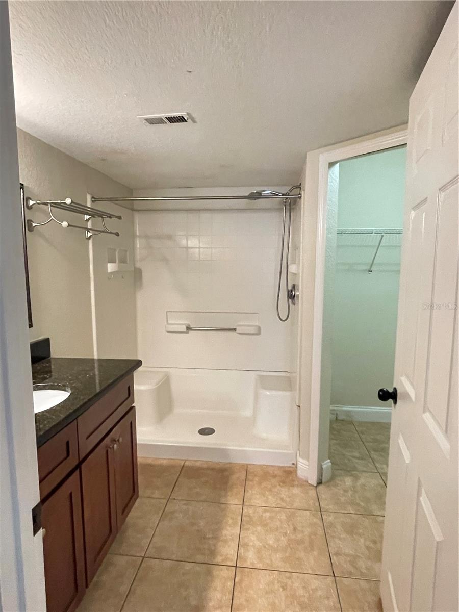 BELMONT/PK CENTRAL CONDO - Residential Lease