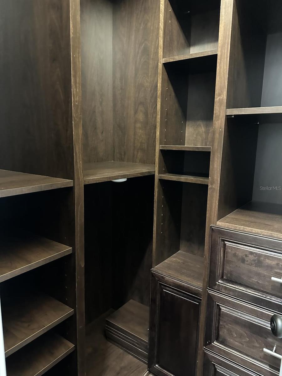 WINDSONG-KNOWLES PLACE - Residential