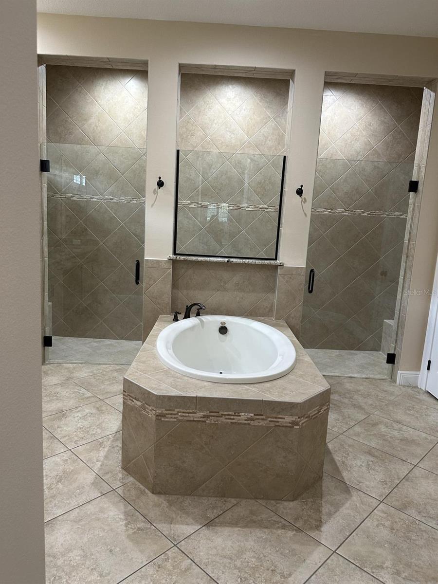 WINDSONG-KNOWLES PLACE - Residential