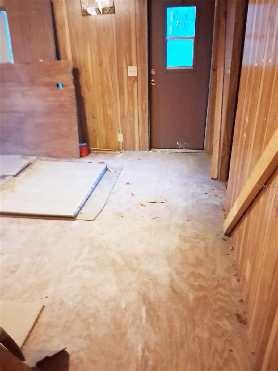 24-11-14 0005.00 ACRES W1/2 OF SE1/4 OF NW1/4 OF N - Residential