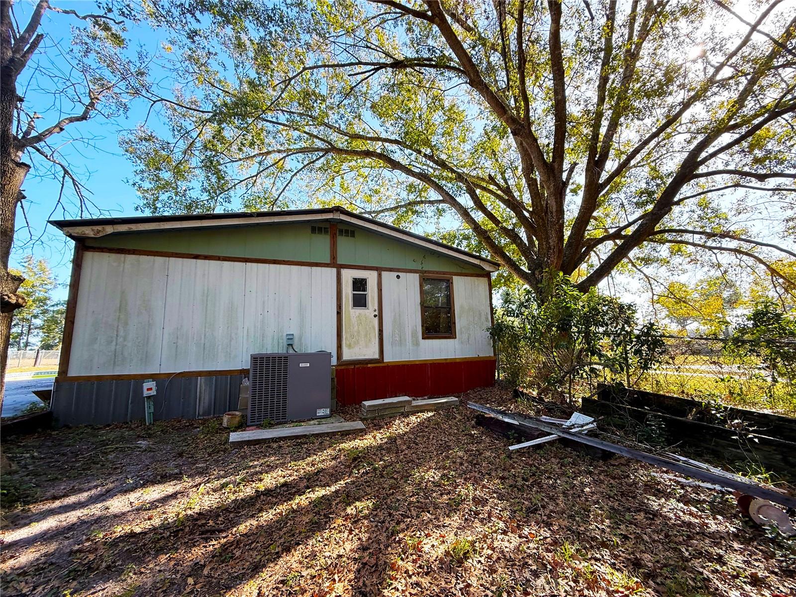 24-11-14 0005.00 ACRES W1/2 OF SE1/4 OF NW1/4 OF N - Residential