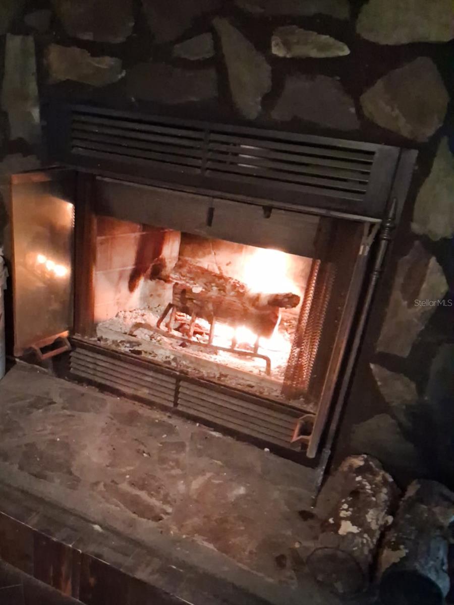 24-11-14 0005.00 ACRES W1/2 OF SE1/4 OF NW1/4 OF N - Residential