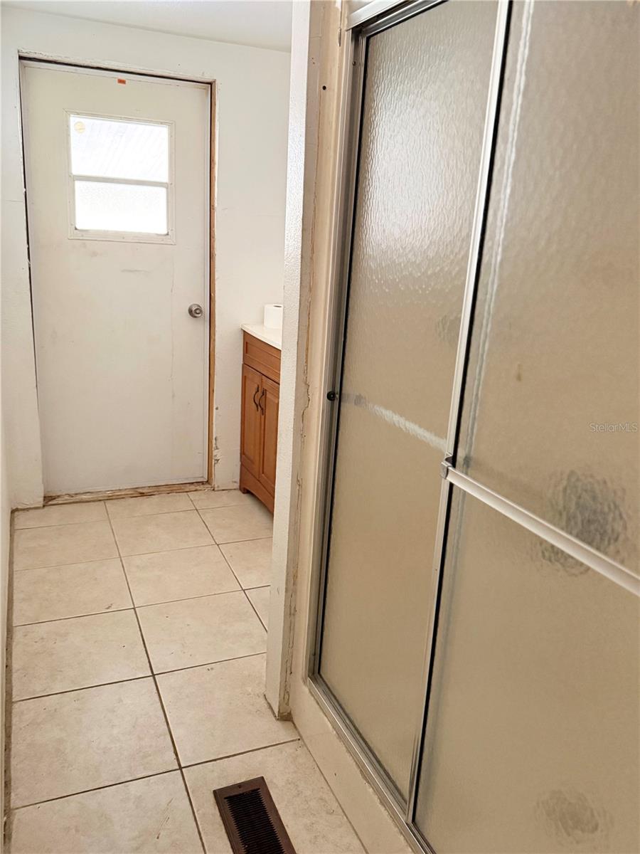 24-11-14 0005.00 ACRES W1/2 OF SE1/4 OF NW1/4 OF N - Residential