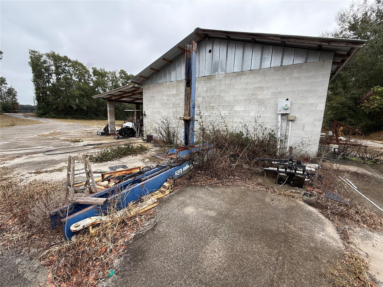 24-11-14 0005.00 ACRES W1/2 OF SE1/4 OF NW1/4 OF N - Residential