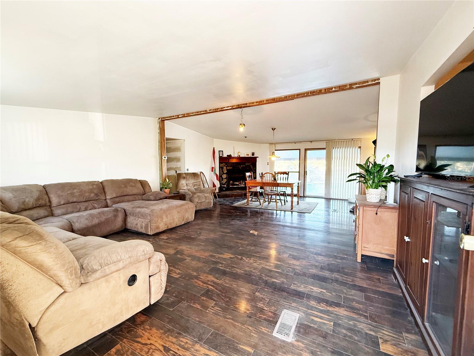 24-11-14 0005.00 ACRES W1/2 OF SE1/4 OF NW1/4 OF N - Residential