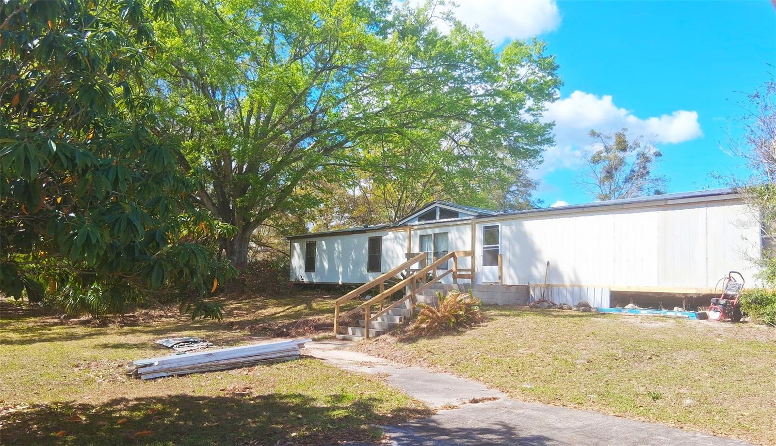 24-11-14 0005.00 ACRES W1/2 OF SE1/4 OF NW1/4 OF N - Residential