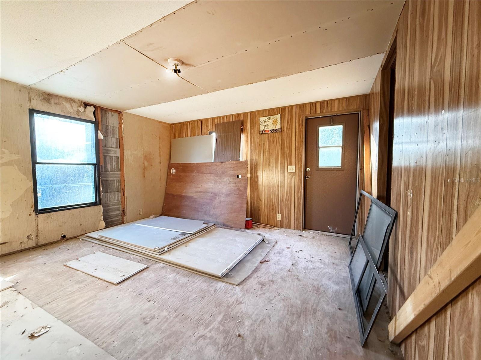 24-11-14 0005.00 ACRES W1/2 OF SE1/4 OF NW1/4 OF N - Residential