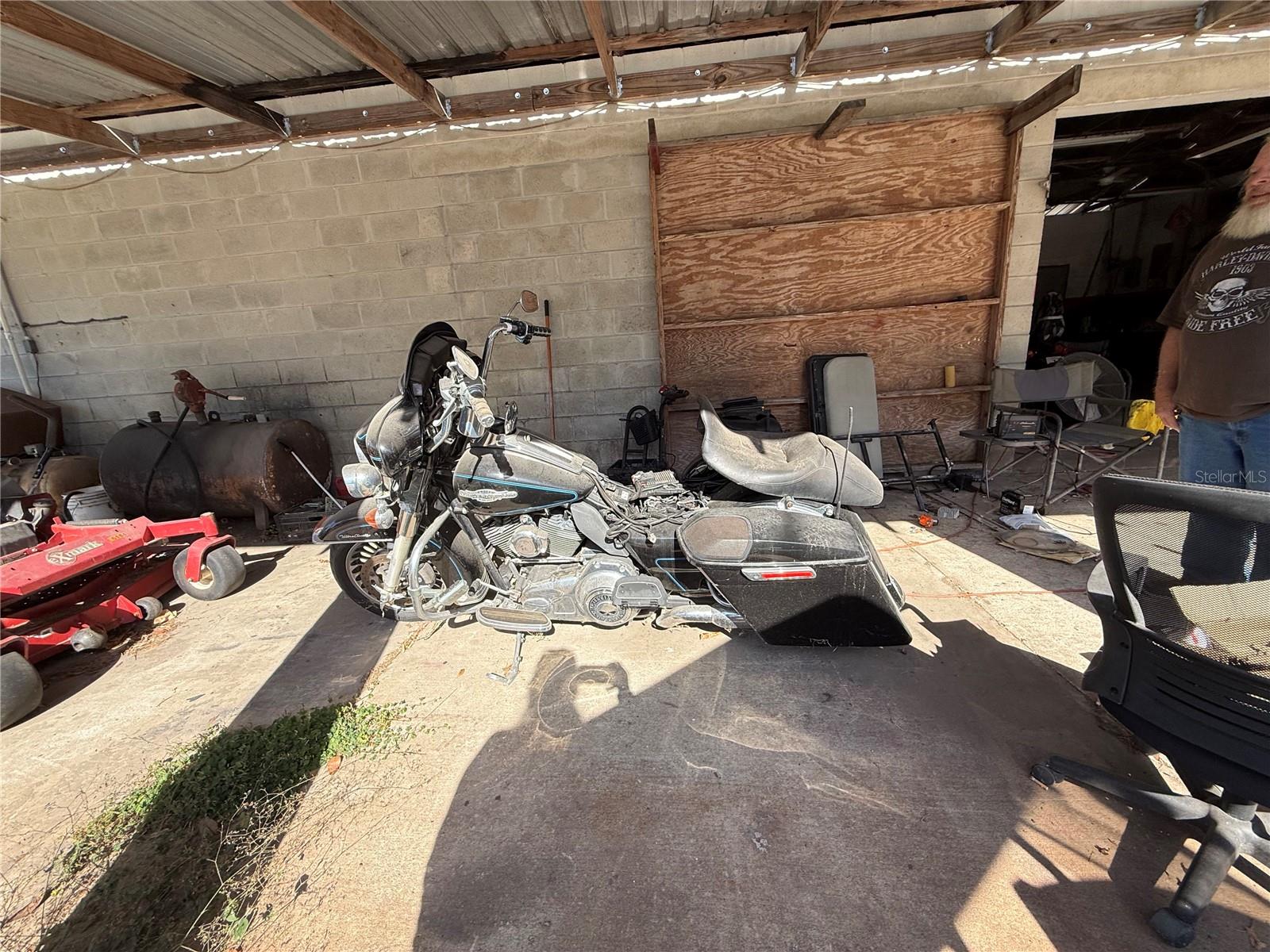 24-11-14 0005.00 ACRES W1/2 OF SE1/4 OF NW1/4 OF N - Residential