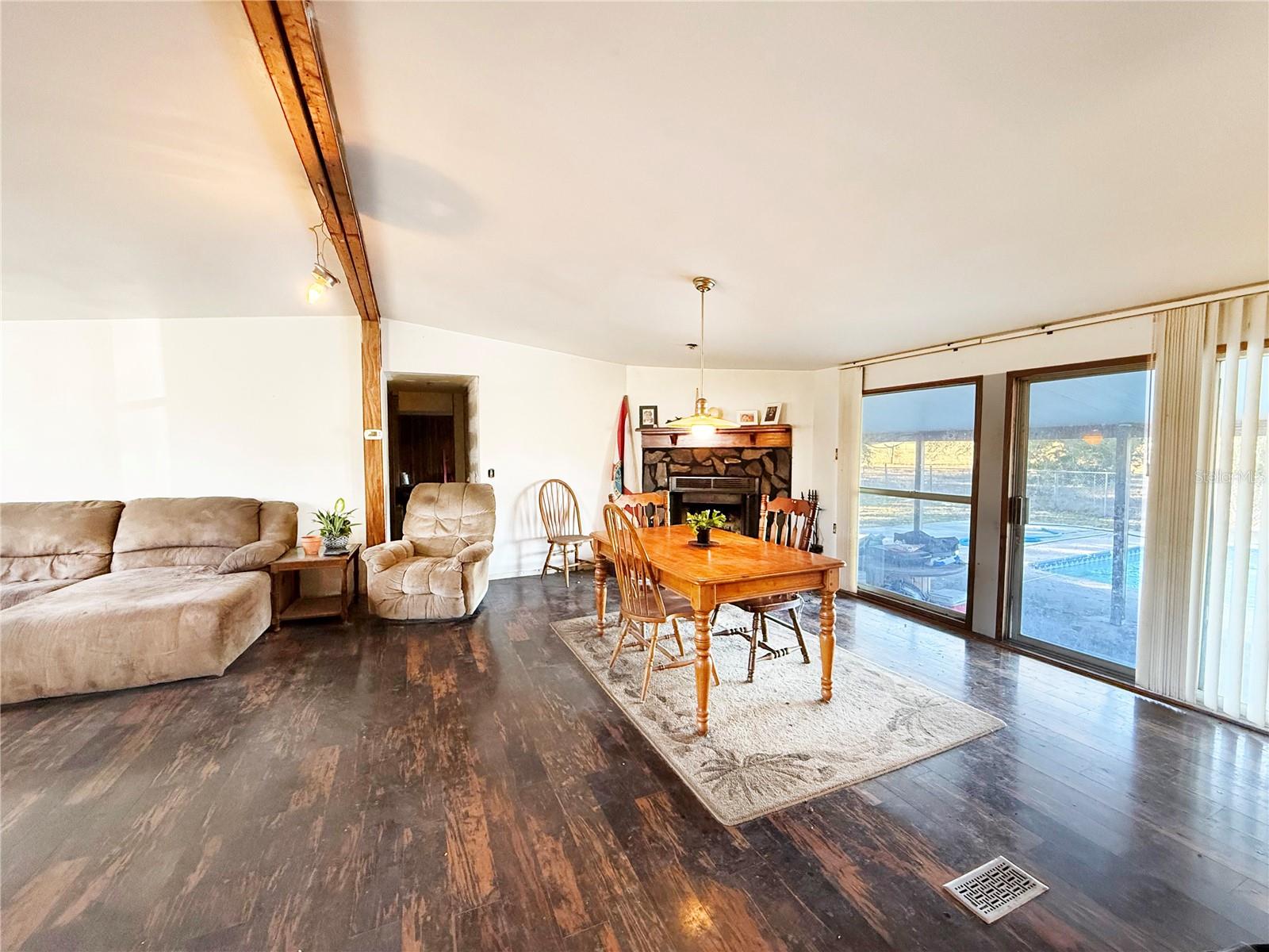 24-11-14 0005.00 ACRES W1/2 OF SE1/4 OF NW1/4 OF N - Residential