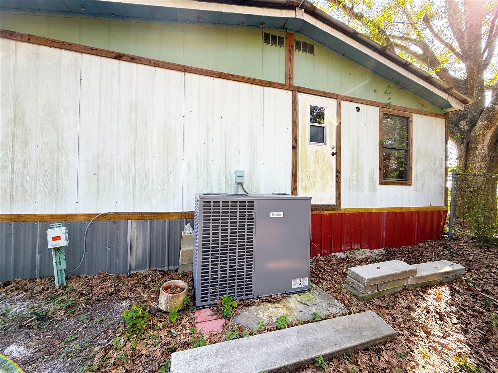 24-11-14 0005.00 ACRES W1/2 OF SE1/4 OF NW1/4 OF N - Residential