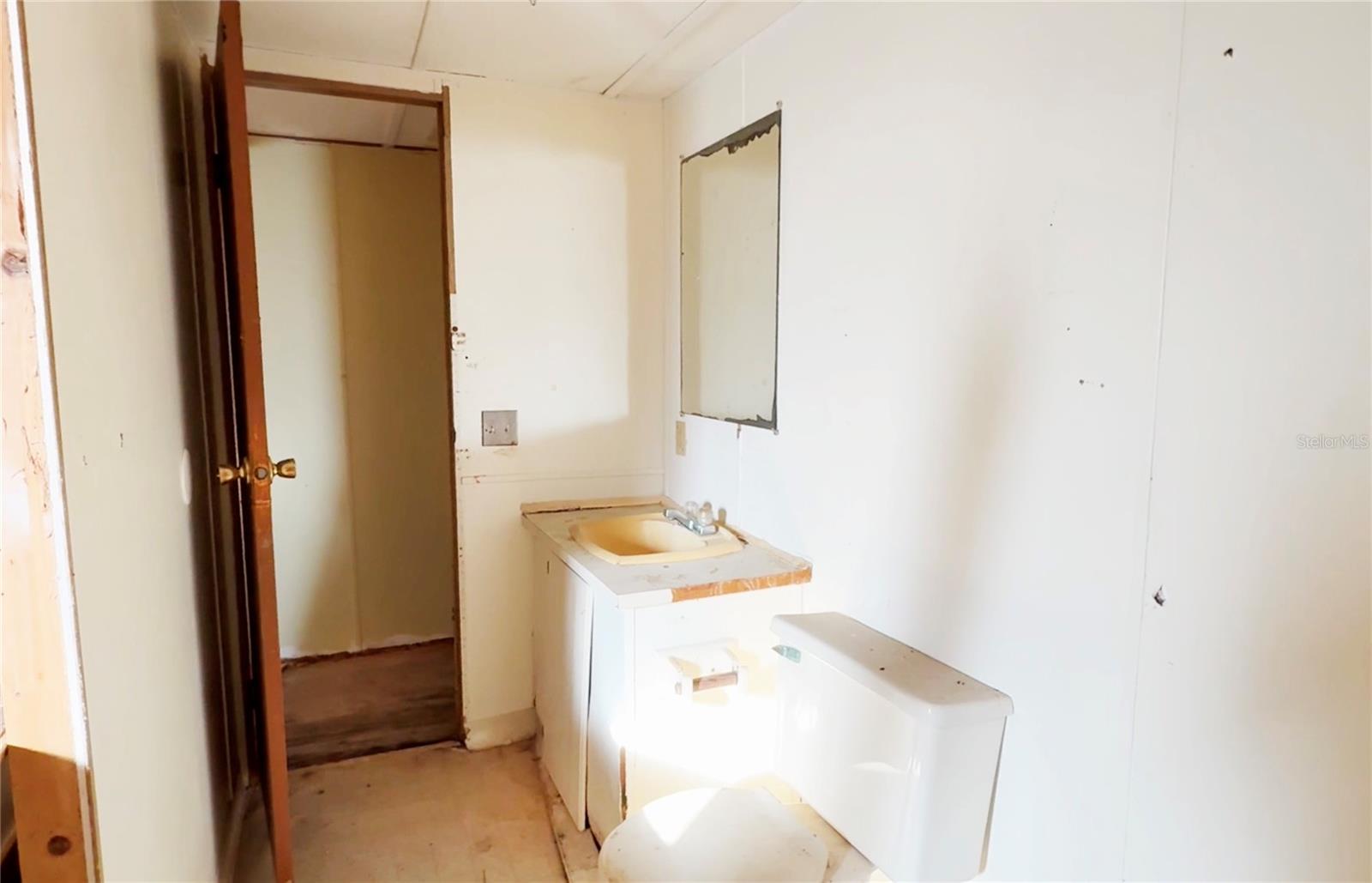 24-11-14 0005.00 ACRES W1/2 OF SE1/4 OF NW1/4 OF N - Residential