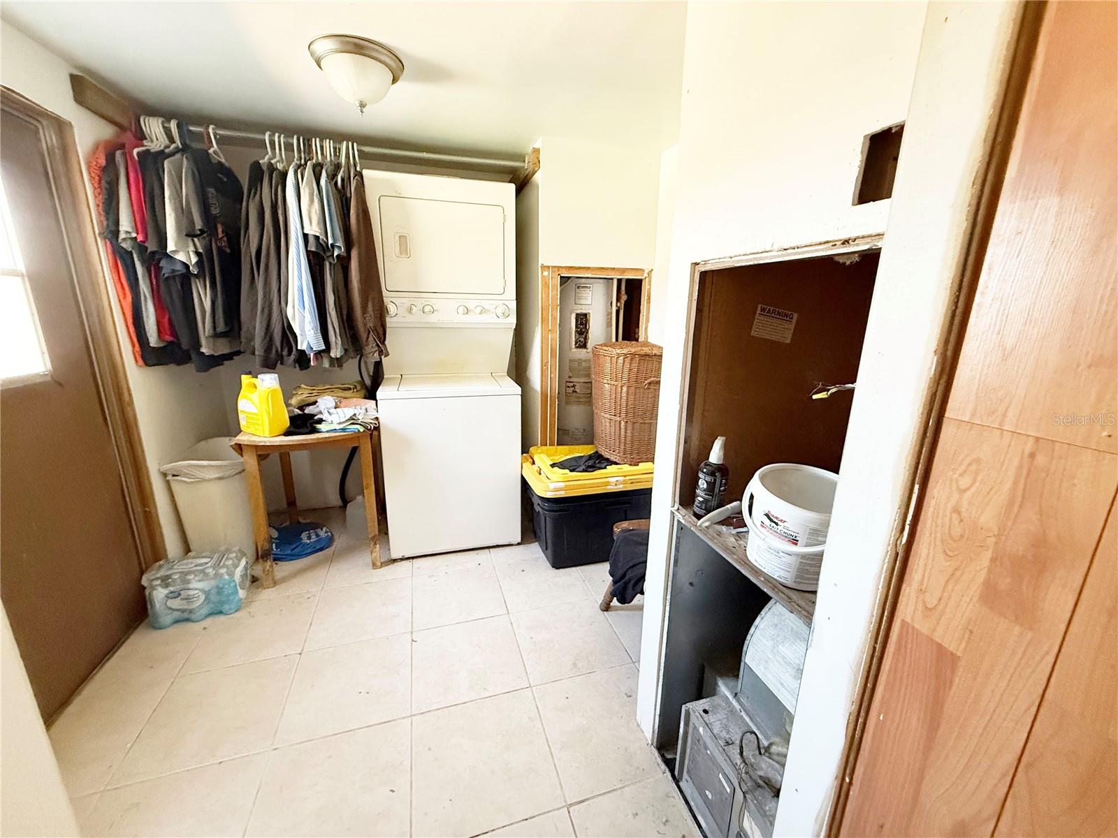 24-11-14 0005.00 ACRES W1/2 OF SE1/4 OF NW1/4 OF N - Residential