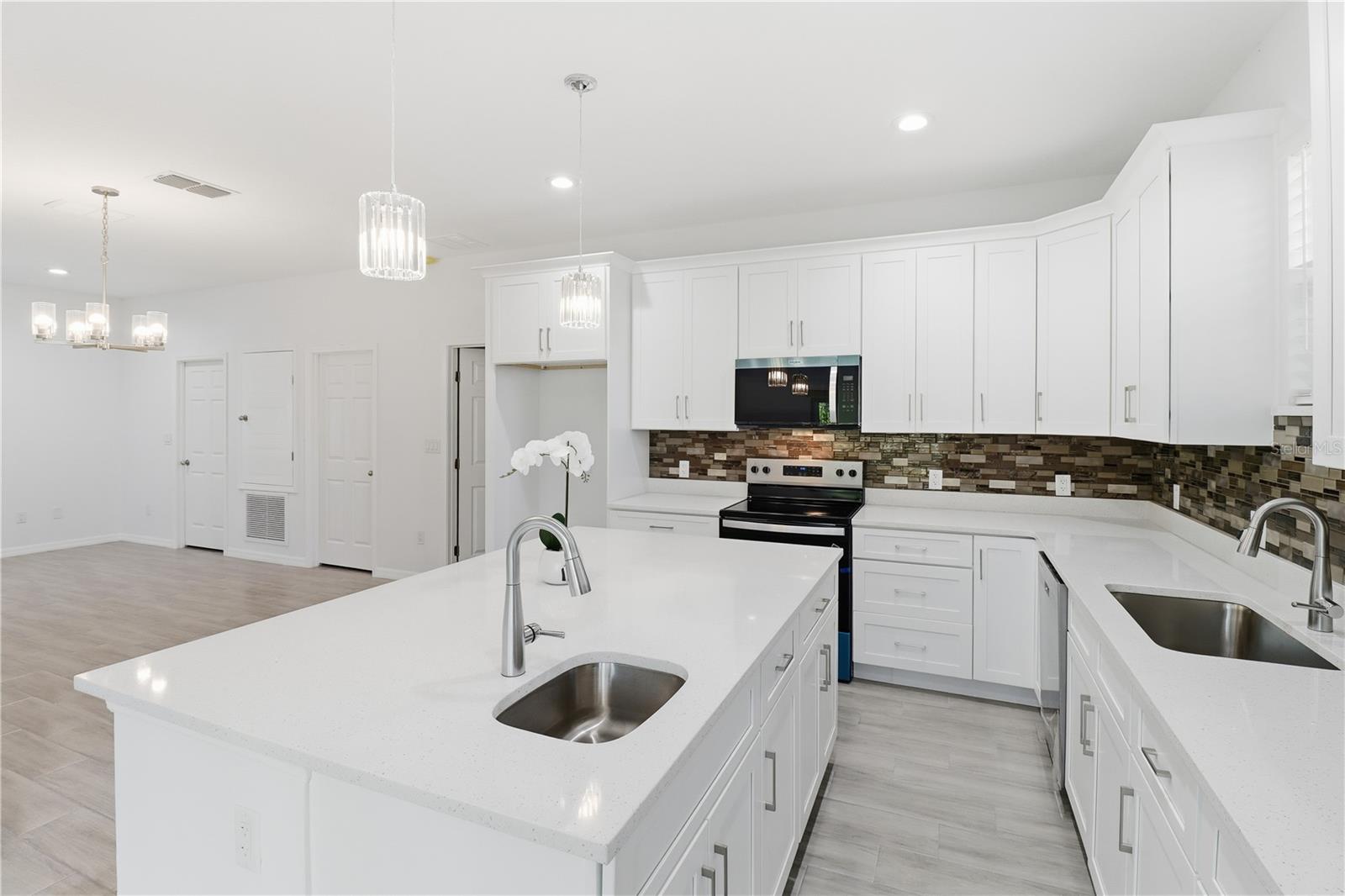 INVERNESS HIGHLANDS SOUTH - Residential