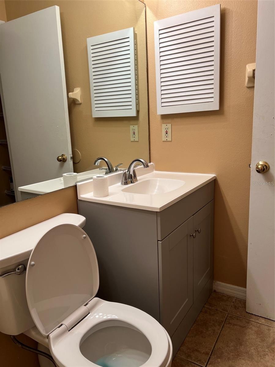 MONTGOMERY SQUARE - Residential