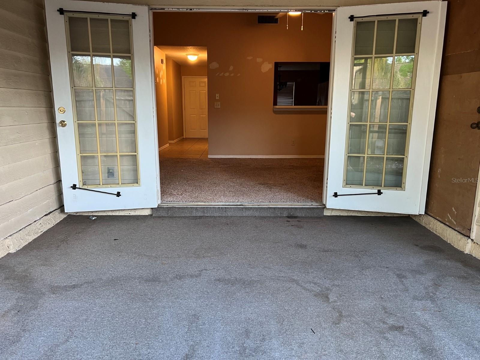 MONTGOMERY SQUARE - Residential