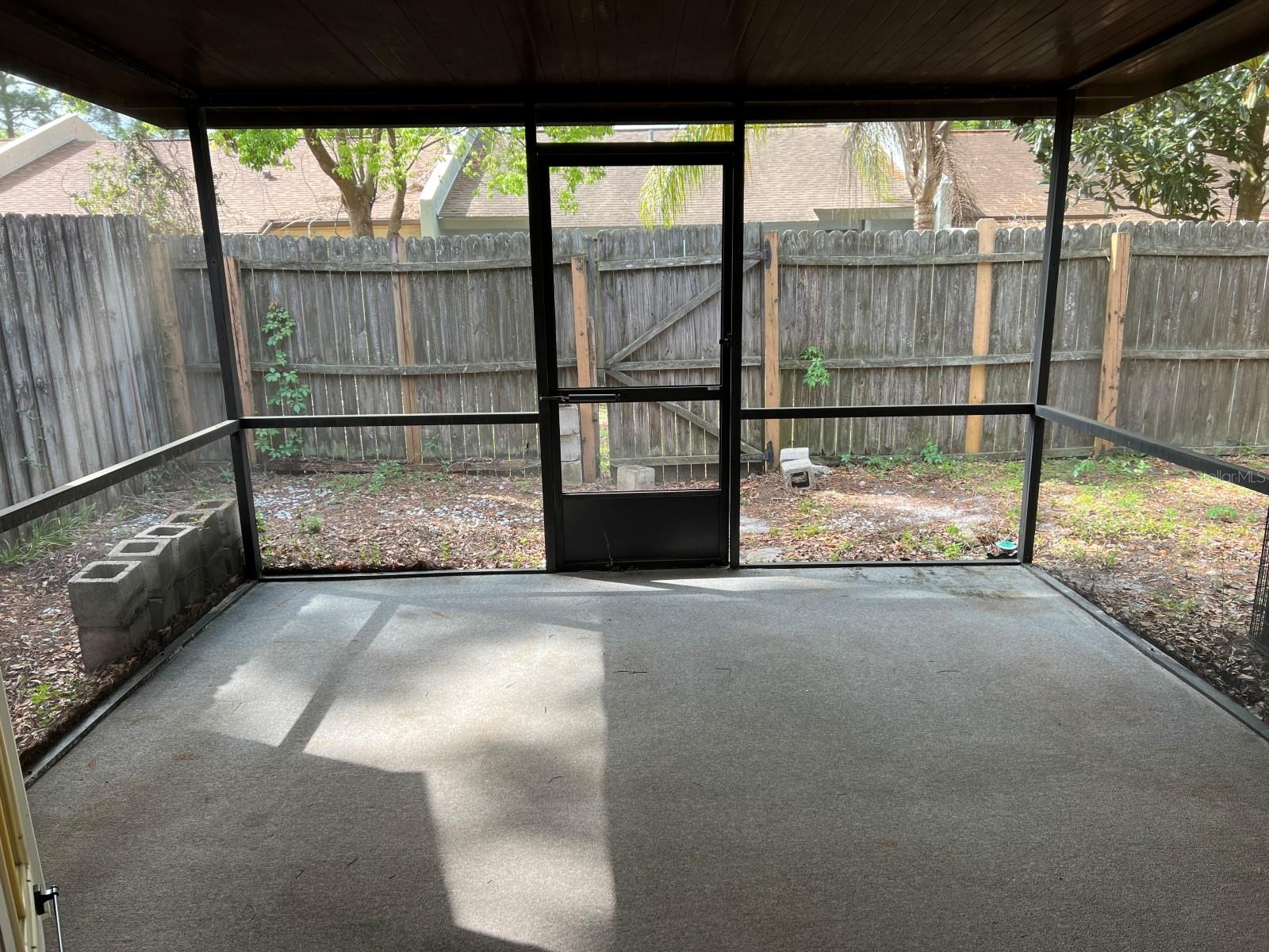 MONTGOMERY SQUARE - Residential