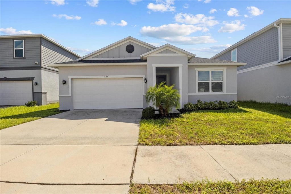 Photo of 625 Overpool Avenue, Davenport, FL 33896 (MLS # S5157290)