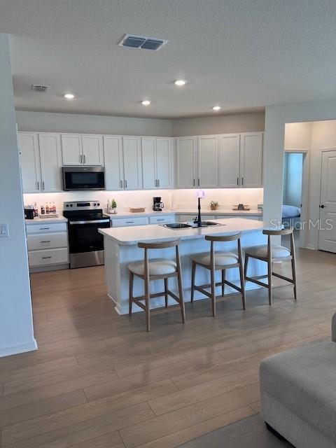 Photo of 625 Overpool Avenue, Davenport, FL 33896 (MLS # S5157290)