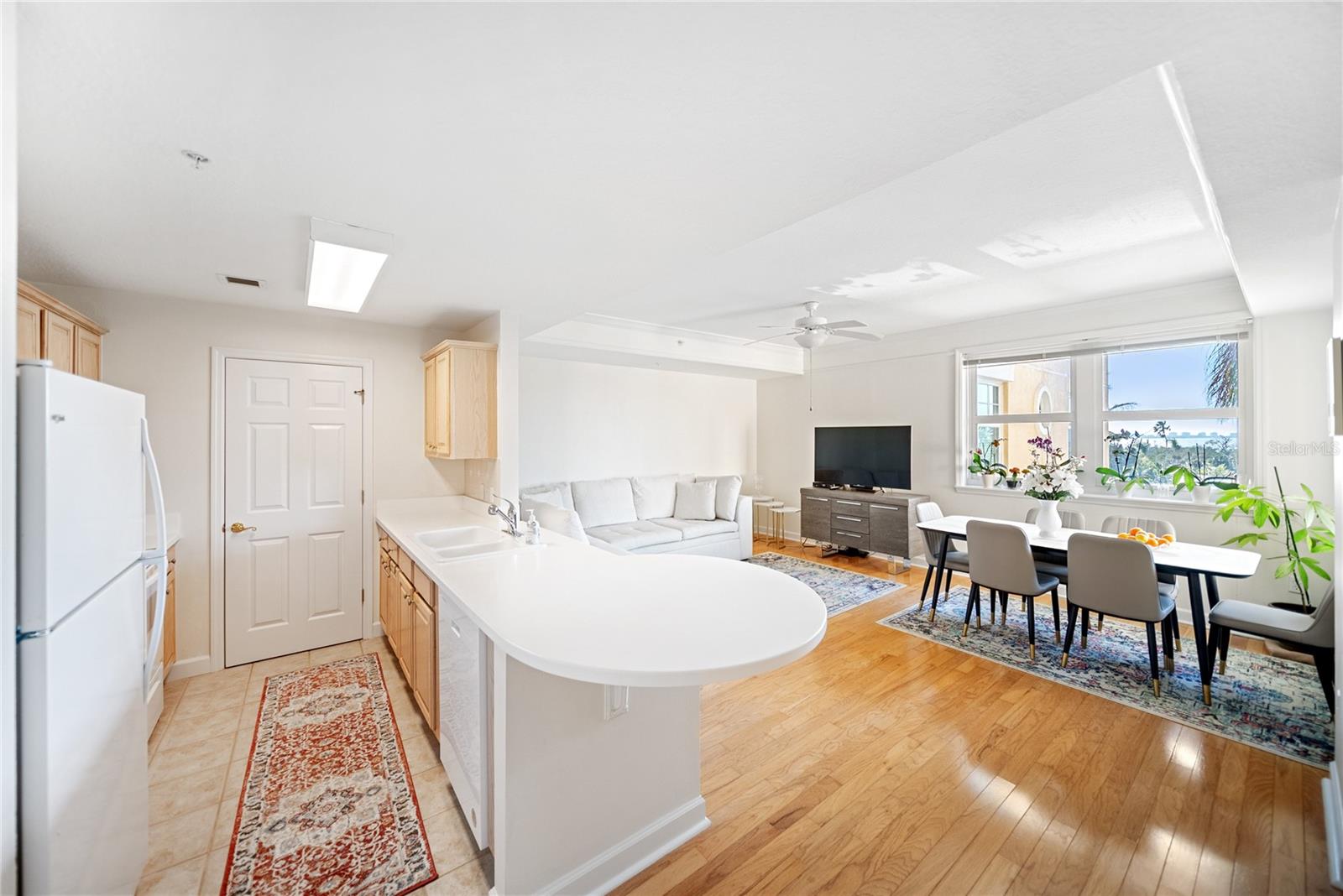 750 N TAMIAMI TRAIL 407