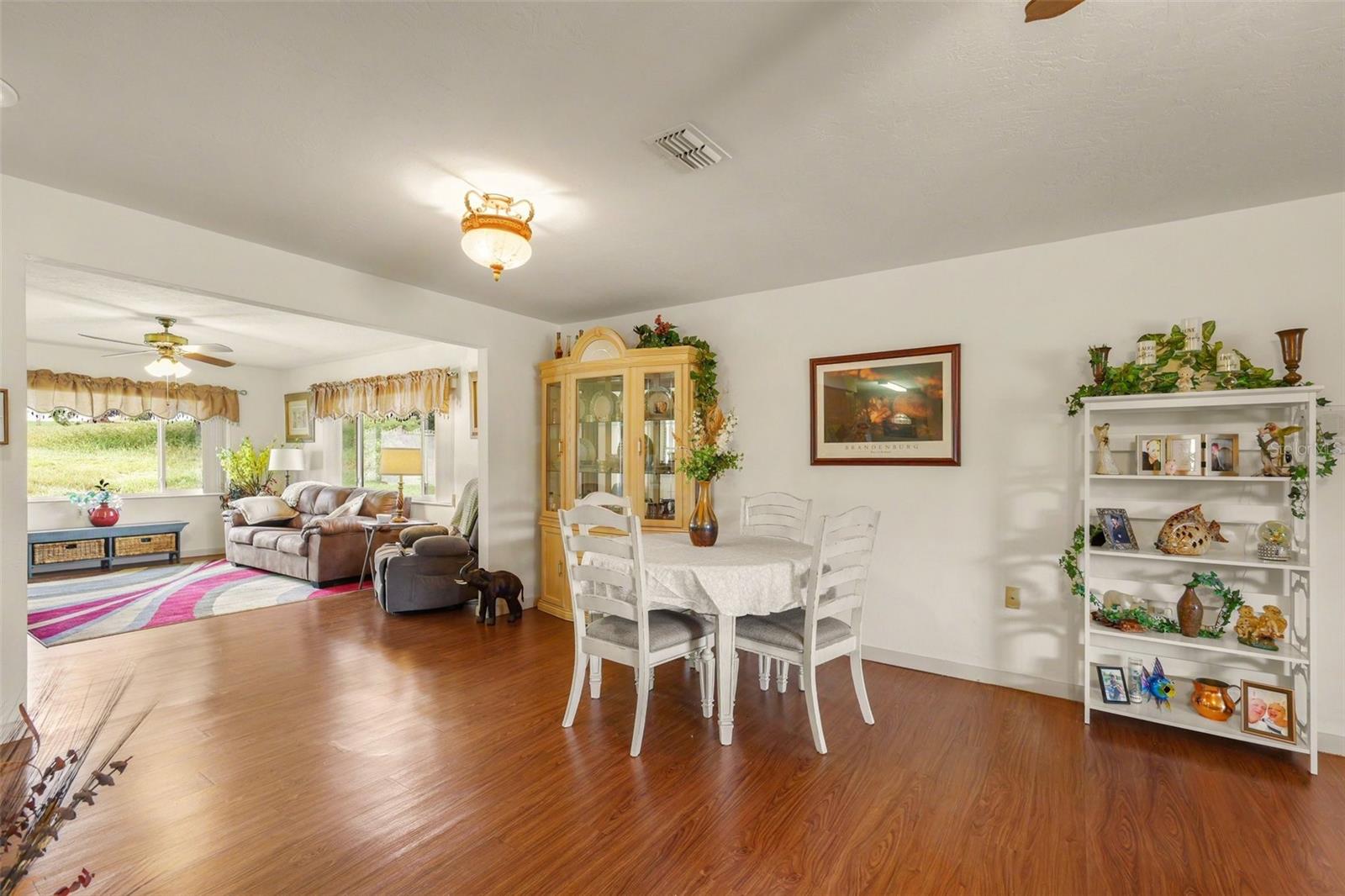 241 W HOLLYFERN PLACE