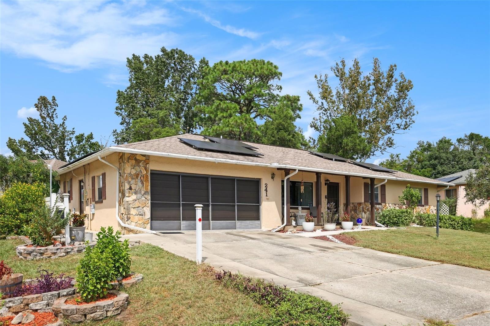 241 W HOLLYFERN PLACE