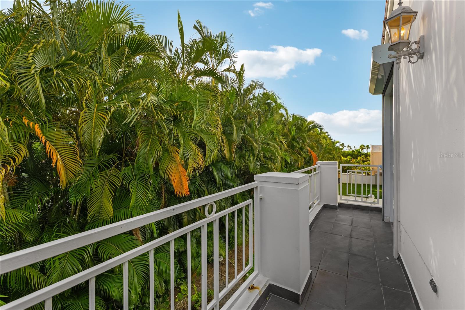 URB MONTEHIEDRA - Residential