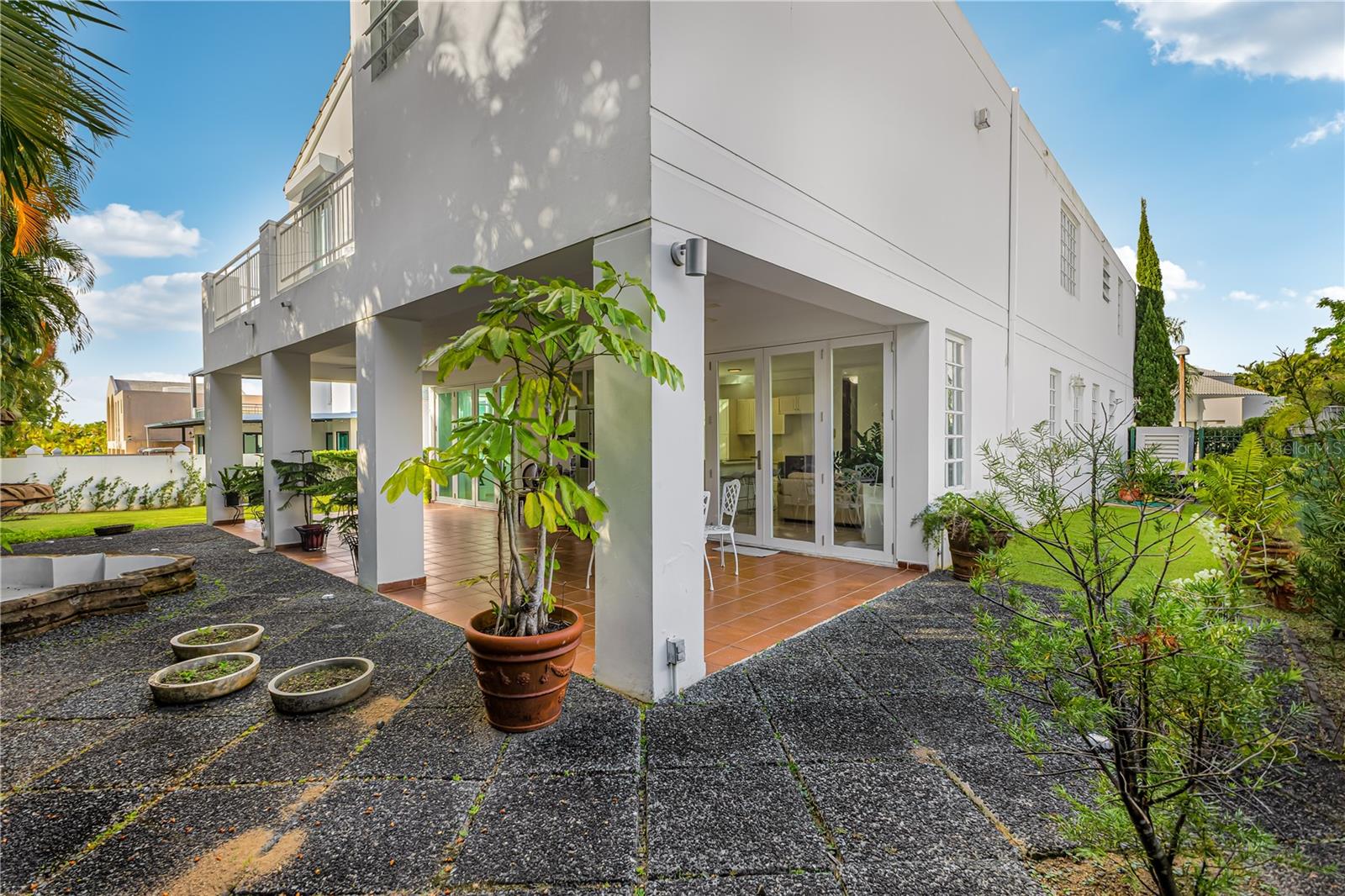 URB MONTEHIEDRA - Residential