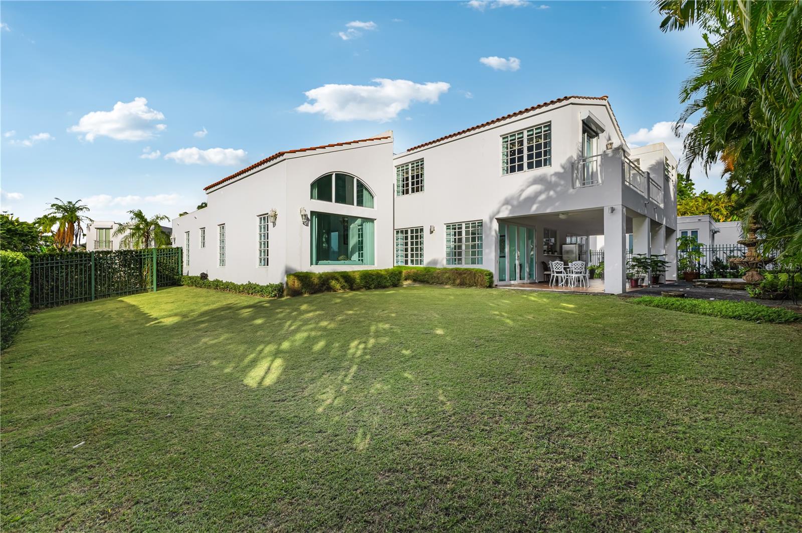 URB MONTEHIEDRA - Residential