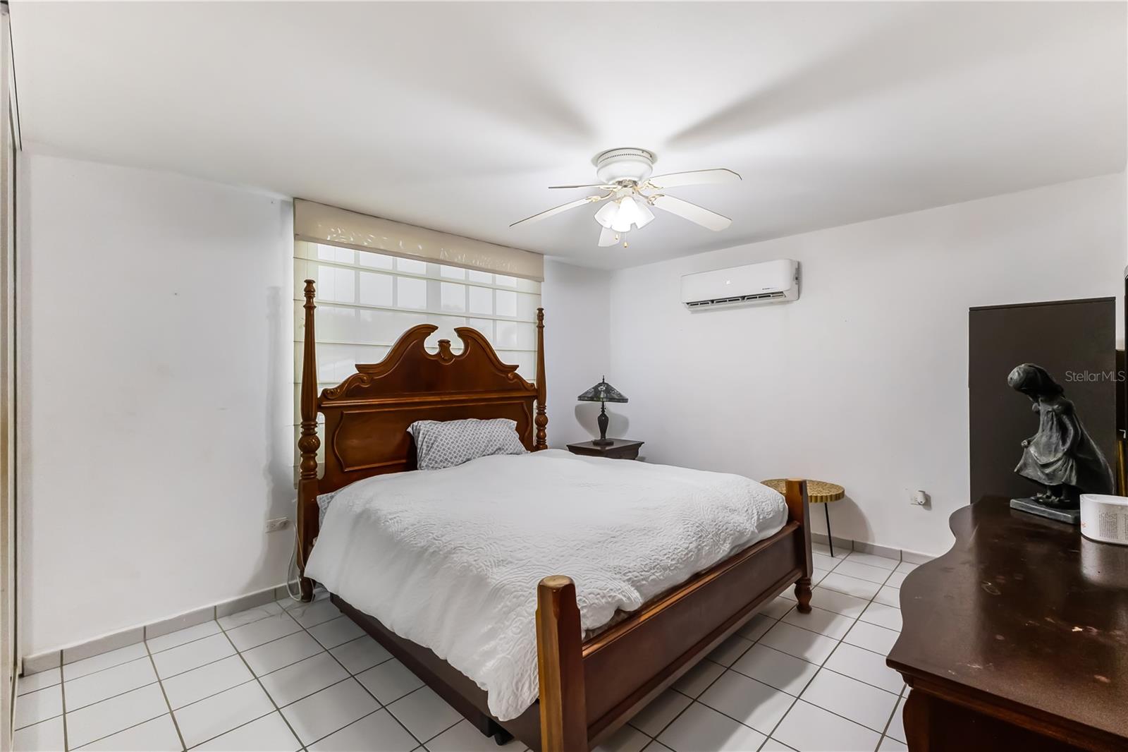 URB MONTEHIEDRA - Residential